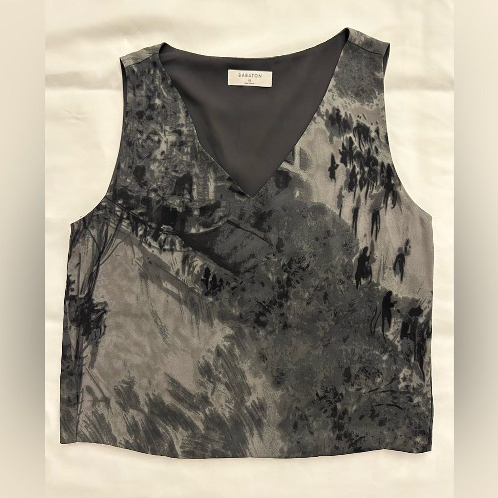 ARITZIA Cropped Sleeveless Vneck Top XS